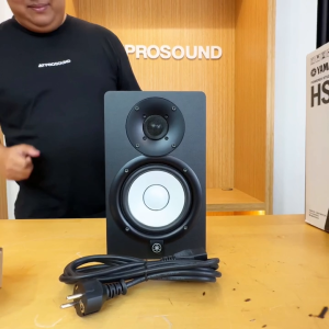 YAMAHA HS5I ลำโพงมอนิเตอร์สตูดิโอมีแอมป์ในตัว 2 ทาง 5 นิ้ว กำลังขับ 70 วัตต์ (ราคาต่อใบ) AT Prosound
