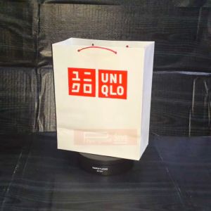Paper bag Uniqlo premium 20 x 25 x 10 small