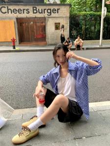 เสื้อเชิ้ตผู้หญิงสไตล์วินเทจหลวมๆ สไตล์สตรีท ทรงหลวมๆ แขนยาว ปกคอกลม ลายสก็อต ทรงหลวมๆ สำหรับใส่ไปทำงาน