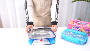 Large-Capacity Primary School Lunch Box Bag with Cartoon Design and Insulation for Children