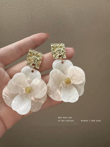 Forest Unique French Style Flower Earrings for Women Light Luxury High End Feeling Exclusive Vacation Jewelry