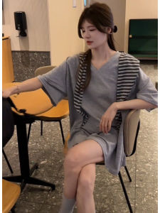 YUEZHONGWEI | Gray V-neck Short Sleeve T-shirt Womens Summer New Style Popular Loose Slimming Half-sleeve Striped Shoulder Wrap Layered Top