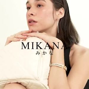 Mikana Small Leather Backpack Collection: Stylish Women's Bags for Daily Use