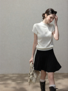Cantonstory | French Style Apricot Half-High Neck Straight Shoulder Slim Fit Sweater