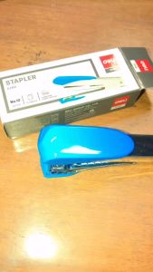 STAPLER DELI 0260 / Stapler Sedang / Hekter Jetrekan