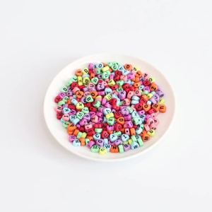 100Pcs 7x6mm Acrylic Heart Shape Letter Beads Solid Color Flat Alphabet Bead for Jewelry Making DIY Bracelet Necklace Charms