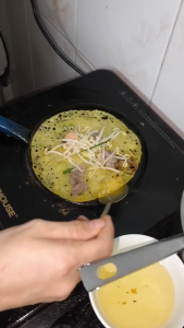 COMBO 1 Khuôn đúc bánh xèo và 1 kg Bột gạo bánh xèo tặng cán gỗ chất liệu sắt 151720 cm