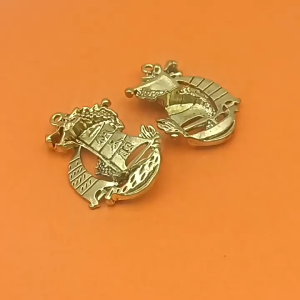 Móc khóa hình thuyền rồng - Thuận buồm xuôi gió - bằng kim loại 4cm x 3cm