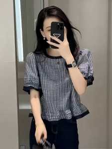 Áo Sơ Mi Kẻ Caro Tay Bồng Xếp Ly Cổ Tròn Thường Ngày Mùa Hè Cho Nữ Áo Cánh Viền Hoa Sen Dáng Ôm Thiết Kế Mới 2025