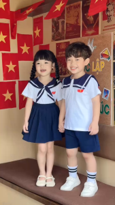 Set thủy thủ bé trai bé gái học sinh thêu lá cờ đỏ yêu nước Việt Nam 1 đến 8 tuổi Bernie H0625B08