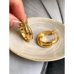 Fashionable Double C Hoop Earrings Womens New 2025 Top Selling High-End Sensation Ear Jewelry Lightweight Luxury Ear Buckle Versatile Ear Decorations