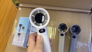 แบบใช้มือถือ พัดลมพกพา จอแสดงผล LED ชาร์จ USB ความเร็ว120 ระดับ  พัดลมแสดงผลดิจิตอล พัดลมมินิน้อง