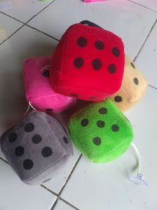 boneka dadu tempelan kaca dadu gantungan kaca mobil dadu accesories souvenir hadiah boneka dadu