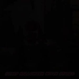 Đồ Trang Trí Halloween Ngoài Trời: Phù Thủy Phát Sáng Khi Có Âm Thanh Cầm Gậy La Hét Có Cảm Biến
