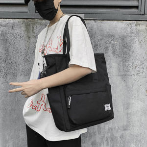 ARCTIC HUNTER กระเป๋าผู้ชาย กระเป๋าสะพาย ผช กระเป๋าสะพายข้างผู้ชาย กระเป๋าสะพาย ผู้ชาย กระเป๋าสะพายไหล่ เรียบง่าย ความจุใหญ่ สไตล์ญี่ปุ่น กระเป๋าผ้าแคนวาส ขาดไม่ได้สำหรับการเดินทาง