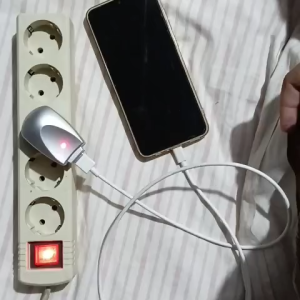 H41 Adaptor USB ORI 100% 500maH (0.5A) AC PLN ADAPTER CAS CASAN POWER LISTRIK INDIKATOR LAMPU HIJAU PENUH MERAH LAGI NGECAS CHARGER STEKER AWET STOP KONTAK JACK DC Specification: Input: AC 110 - 220V Led Lamp Indicator. Charger atau adaptor untuk mp3 / m