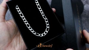 555 Jewelry สร้อยคอแฟชั่น สร้อยคอผู้ชาย สร้อยคอลายโซ่ [CH24] กระเป๋า Bevelled Figaro รูปแบบ สตีล ลาย MNC-C114