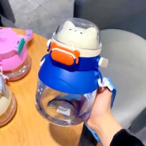 Botol Minum Anak Motif Bear MKYP Sedotan Tali Panjang 1000ml Botol Sekolah Olahraga Kantor Serbaguna 301
