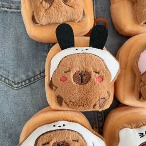 Ganci Gantungan Kunci Capybara 2 in 1 Dompet Koin Bulu Cartoon Animal Pouch Earphone Capybara 10 cm