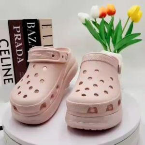 รองเท้าลำลองแฟชั่น สไตล์ Crocs Classic Crush Shimmer Clog