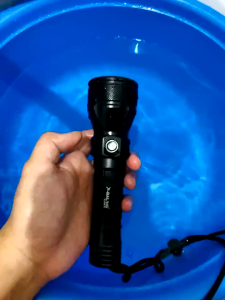 Scuba Diving CREE LED Waterproof Rechargeable Flashlight GQ-T6