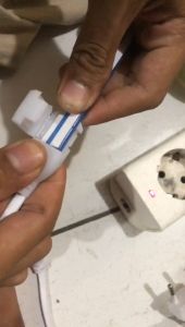 Soket Jepit Neon Flex 220V: Solusi Kelistrikan yang Mudah Digunakan