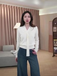 French Style V-Neck Bow Decorated Knitwear Elegant Layering Slimming Top