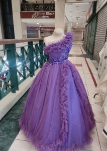 7yrs old kids Gown