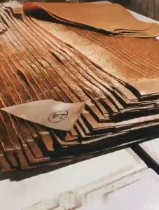 Chiếu trúc vừa zin theo giường xe ô tô tải Chenglong H7 Chenglong H5 Chenglong ga cơ