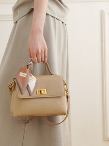 Womens Commuter Soft Leather Crossbody Bag Large Capacity Handbag Single Shoulder Bag Fashionable Compact Square Bag