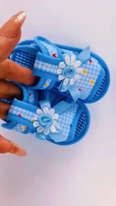 Linaria These adorable newborn sandals with lace and bows are perfect for babies aged 0-18 months and are specially designed for their tiny feet. The non-slip soft-soled sandals for toddlers are available in 3 colors and 3 sizes.