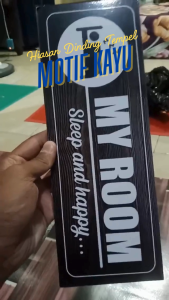 Hiasan Dinding Tempel Kayu 30x10cm – Dekorasi Pintu Kamar Musholla Toilet Dapur – Banyak Pilihan Desain WallDecor Hapro