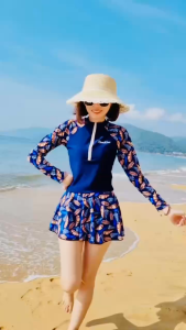 Bikini Bigsize75kg ĐỒ BƠI NỮ SENSEN Bikini đi biển hai mảnh dây kéo trước phối họa tiết dài tay khoá kéo phối váy hoạ tiết hoa lá xanh dương NVH001