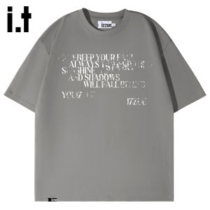 izzue | Retro American Style T-Shirt
