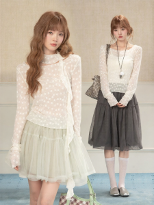 loveheynew | Áo Thun Tay Dài Ôm Sát Cổ Tròn Ren Hoa