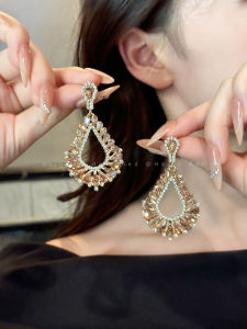 Elegant Hollow out Zirconia Stud Earrings Womens Fashion Jewelry Unique Beautiful Dangle Earrings Luxury Minimalist