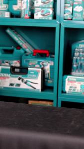 20 โวลท์ คอมโบลิต พร้อมหัวแปรง TOSLI23013 (ชุดกาแฟ เครื่องบดเมล็ดกาแฟ 2 ก้อน + แท่นชาร์จ) สำหรับผู้ที่ต้องการมีคอมโบลิตมั่นใจ