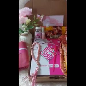 Hampers Al Quran Custom plus Sajadah Tasbih ( FREE Tulis Nama Di Cover ) Hadiah Pernikahan Ultah Kado Gift Box Set Muslim