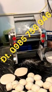 Máy cán bột các loại tặng kèm lưỡi cắt sợi mì.