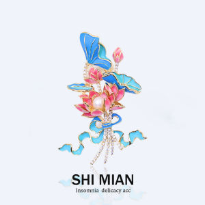 Lucky Lotus Leaf Brooch Pin High End Womens Suit Cheongsam Festive Gift Accessory Vintage Court Style Alloy Plated Silver Gold