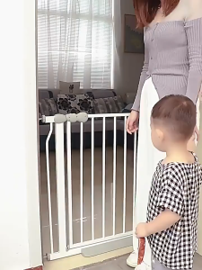 SG EmmAmy® 76-139CM Pagar Baby Safety Gate Fence With Security Lock For Bayi Kids Pets /Auto Lock Pagar /安全门栏/安全防护门