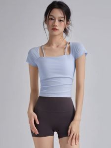 Breathable Slim Fit Yoga Top Female Short Sleeve with Padding