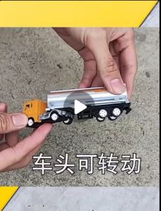 Alloy Friction Powered Semi Trailer Truck w/ minifigure display case Vehicle Toy for Gift Collection