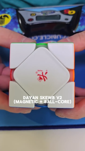 [JPEARLY] Dayan Skewb V2 | Standard Matter Spring / Maglev UV | UV Coated & Ball Core Speedcube Skewb Puzzle