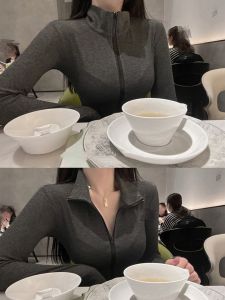 สลิมฟิต เสื้อยืดออกกําลังกายแขนยาว ผู้หญิง ซิป ปกตั้ง แจ๊กเก็ตสั้นสีบริสุทธิ์ ฤดูร้อน เทรนด์แฟชั่นปี 2022