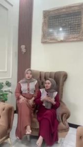 Terlaris Gamis Katun Linen Terbaru Variasi Burkat Renda Depan