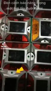 Đèn cảnh báo năng lượng mặt trời lắp đuôi xe tải xe rơ moóc