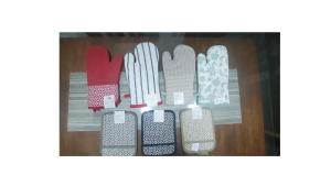 Kitchen Oven Mitt or Silicone Potholder/Mitt Durable Comfortable Decorative