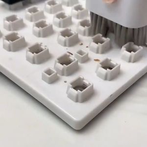 Cleaning Brush Kit 7 in 1 for Keyboard Cleaning Brush Multifunctional Earphones Cleaner with Key Cap Puller for Airpods Earbuds Smartphone Cleaning Set ( Local Stock Available )