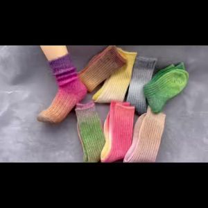 Women Gradient Colored Mid-Calf Socks Thickened Breathable Soft Comfortable Indoor Floor Sock High Quality Elastic Fashionable